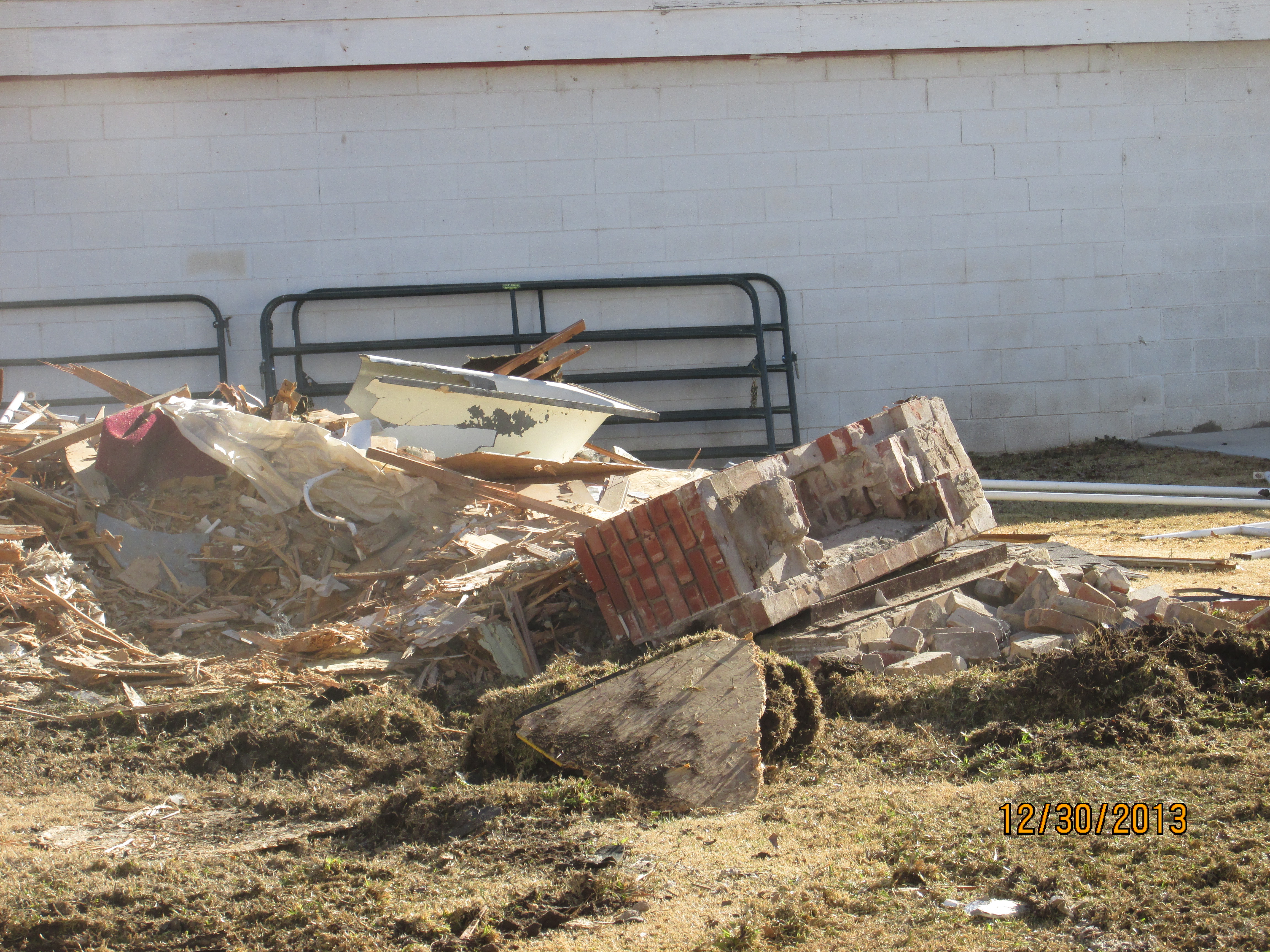 art annex demolition 12-30-13 070